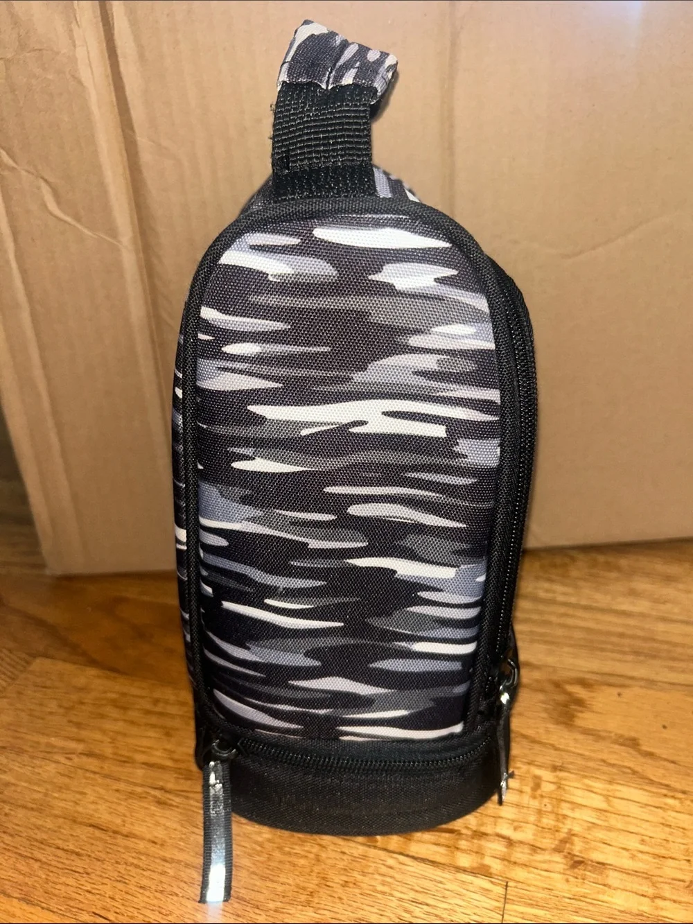 sold Nike Black & Gray Camo Dome Insulated Lunch Bag with White Swoosh